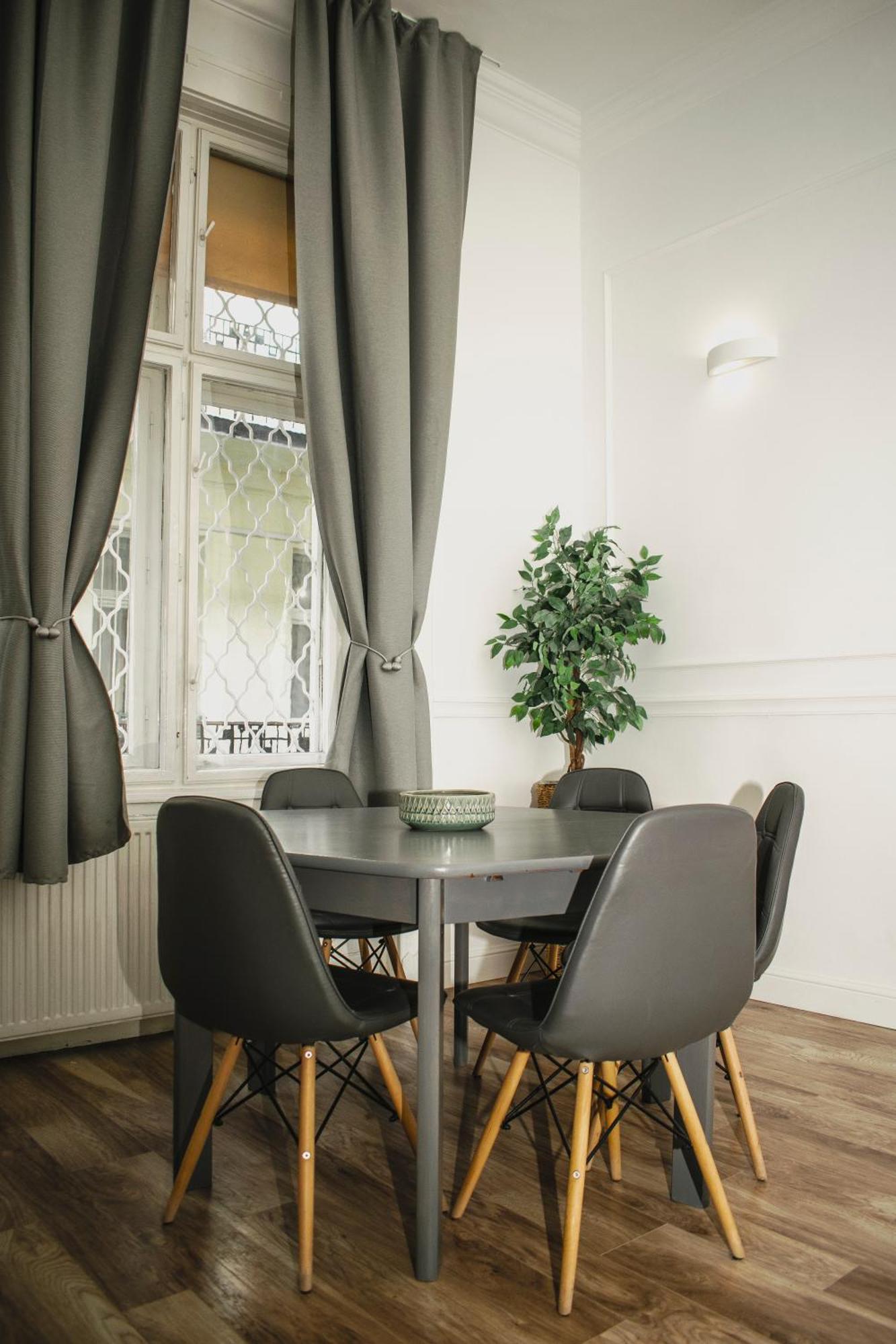 3 Room Apartment In The Beautiful Street Budapešť Exteriér fotografie