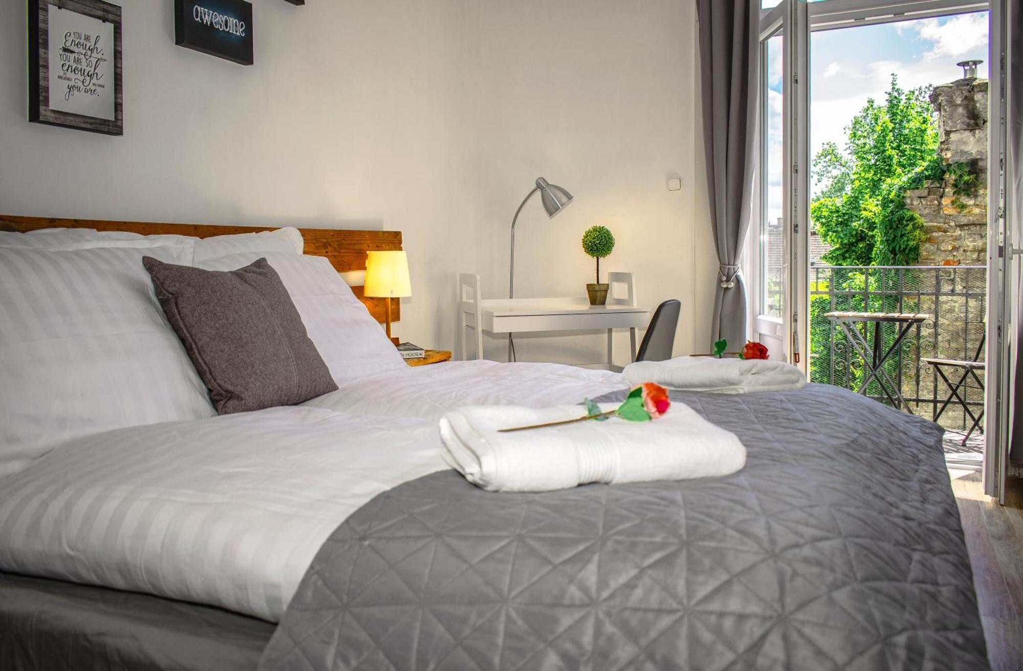 3 Room Apartment In The Beautiful Street Budapešť Exteriér fotografie