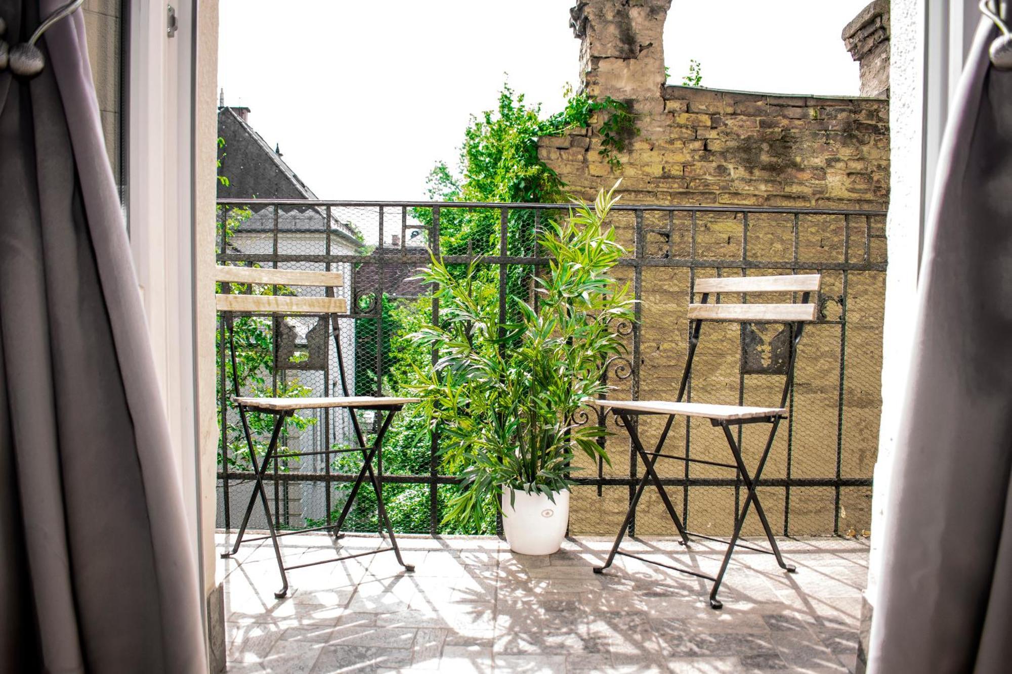 3 Room Apartment In The Beautiful Street Budapešť Exteriér fotografie