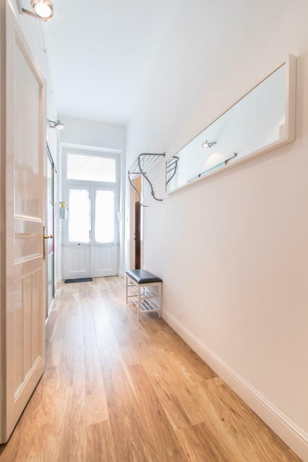3 Room Apartment In The Beautiful Street Budapešť Exteriér fotografie